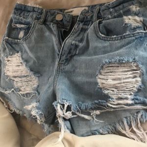 GARAGE RIPPED DENIM SHORTS